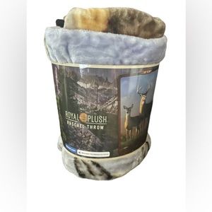 Royal Plush Scenic Throw Deer Design Multicolor